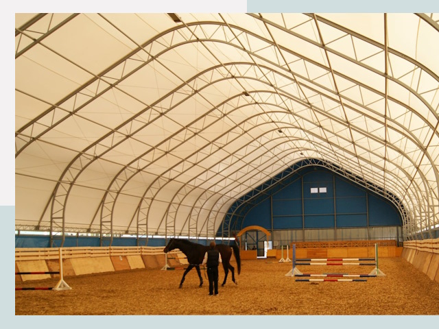 Строительство конных манежей в Учалах